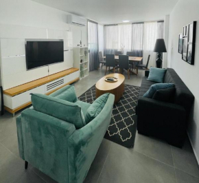 Beautiful apartment on the beach in Bat yam